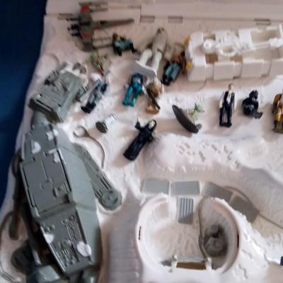 LOT 135 STAR WARS ACTION FLEET