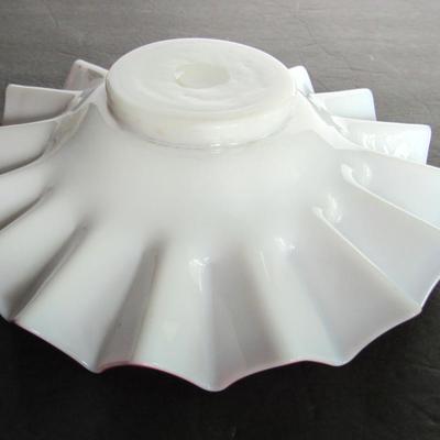 Beautiful Antique Cased Glass Ruffled Bowl