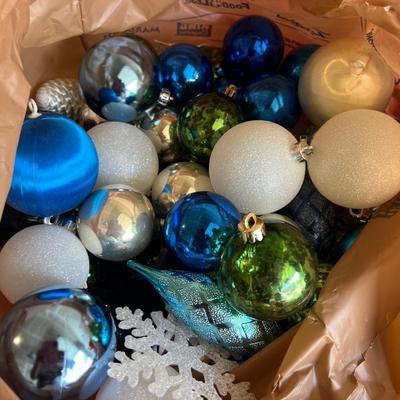 Christmas tree topper variety of elegant bulbs and Christmas tree or
