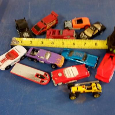 LOT 139 12 OLD DIE CAST CARS