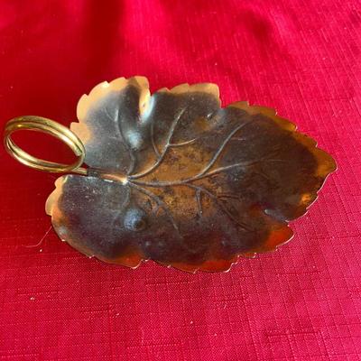 All the car with pheasant, figuring turkey, figuring and brass leaf bowl