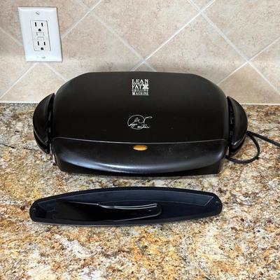 LARGE GEORGE FORMAN AND PROCTOR-SILEX WAFFLE MAKER