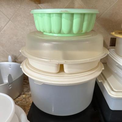 FOOD STORAGE CONTAINERS