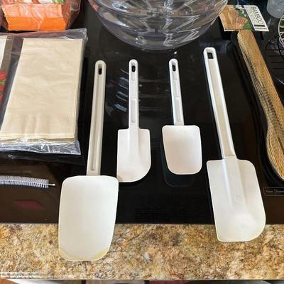 BEVERAGE CONTAINER W/SPIGOT, KITCHEN UTENSILS AND MORE