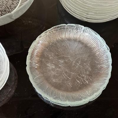 LARGE GLASS SERVING BOWL WITH MATCHING SALAD PLATES