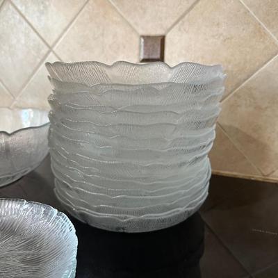 LARGE GLASS SERVING BOWL WITH MATCHING SALAD PLATES