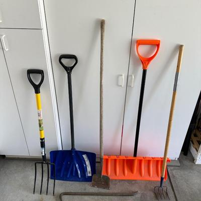 SNOW SHOVELS AND YARD TOOLS