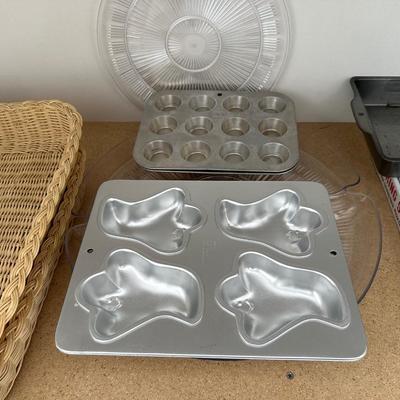 FOOD STORAGE CONTAINERS, BAKEWARE AND MORE