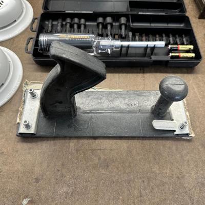 7 1/4 SAW BLADES, WOOD PLANE, CRAFTSMAN DRIVER LIGHT & HARDWARE IN A CASE