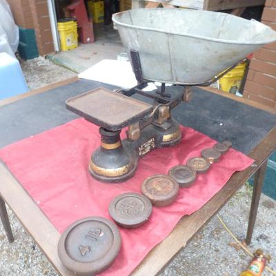 Antique Phillips & Hammond Scale with Weights- 14 Lb Capacity
