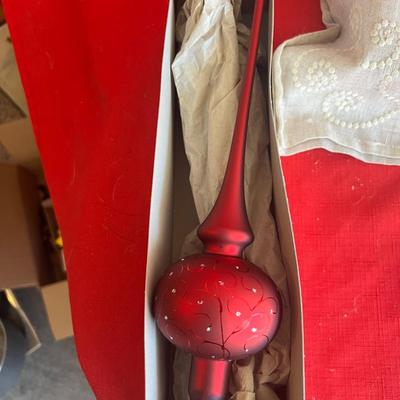 Christmas decor three nutcrackers a Beautiful crystal Christmas tree and paperweight
