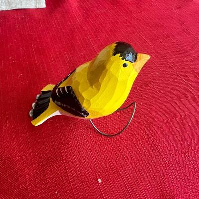Variety of decorative birds, small painted handcuff birds Along with three larger birds with feathers and one owl, figuring that is really