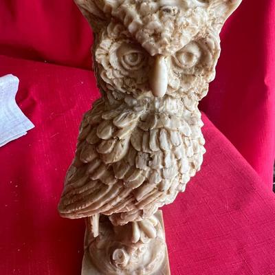 Variety of decorative birds, small painted handcuff birds Along with three larger birds with feathers and one owl, figuring that is really