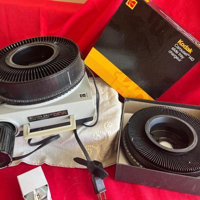 Kodak slide projector with extra slide holder