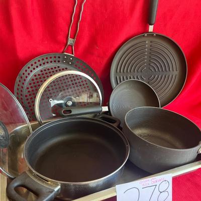 Great set of pans with a griddle along with a variety of sizes with lids nonstick