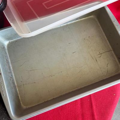Roasting pan with lid along with great along with cake pan with lid