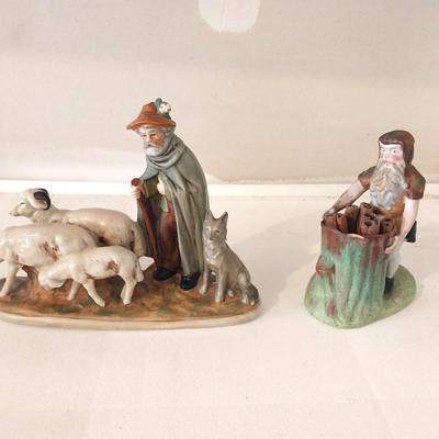 COLLECTABLE FIGURINES