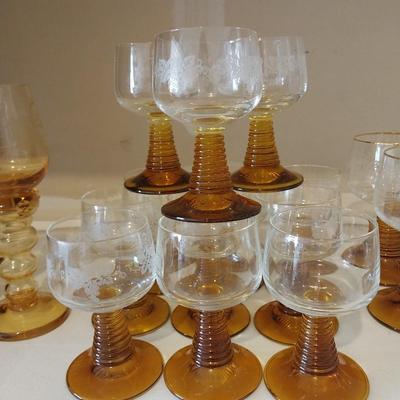 VINTAGE DRINKING GLASSES