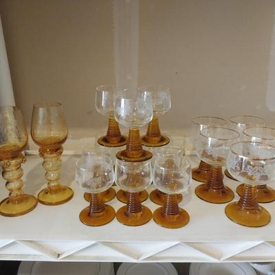 VINTAGE DRINKING GLASSES
