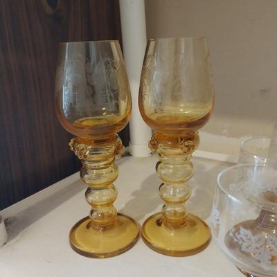 VINTAGE DRINKING GLASSES