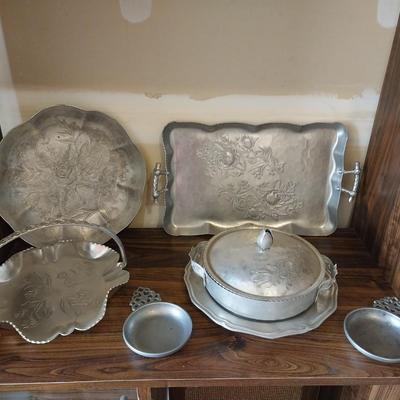 VINTAGE SERVING PIECES