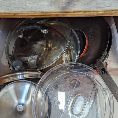 Assortment Of Pots & Pans