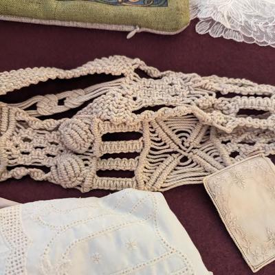 Assortment Of Vintage Linen