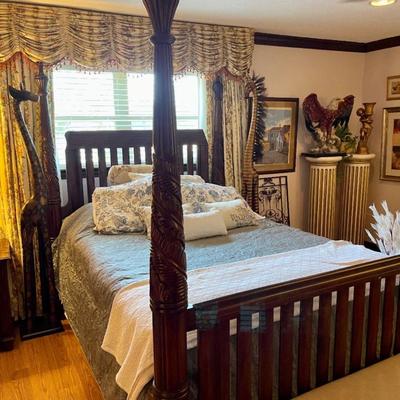 4 poster QUEEN size bed