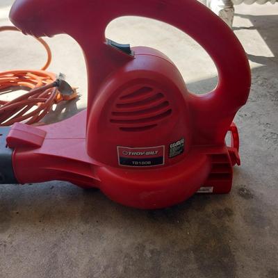 TROY BILT LEAF BLOWER AND TWO EXTENTION CORDS