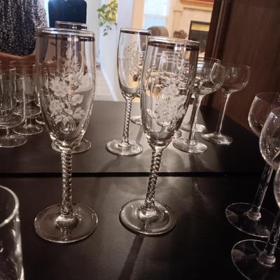 STEMMED BARWARE