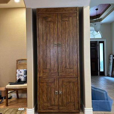 DREXEL WOODBRIAR MID-CENTURY LOCKING BAR CABINET