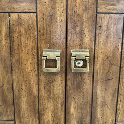 DREXEL WOODBRIAR MID-CENTURY LOCKING BAR CABINET