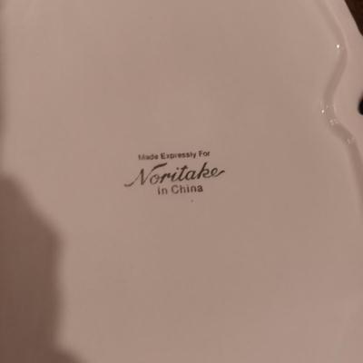 UNIQUE NORITAKE REINDEER SOUP TUREEN WITH LADLE, HOLIDAY CANDLE & MULLING SPICE BALL