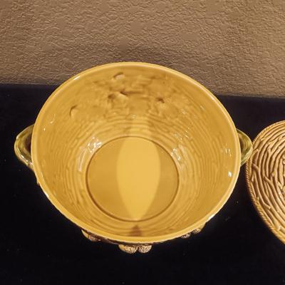 BORDALLO PINHEIRO PORTUGAL 2 HANDLE BOWL WITH ACORN LID & GLASS SERVING TRAY