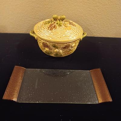 BORDALLO PINHEIRO PORTUGAL 2 HANDLE BOWL WITH ACORN LID & GLASS SERVING TRAY
