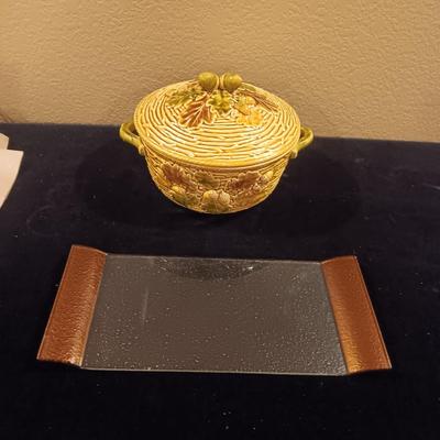 BORDALLO PINHEIRO PORTUGAL 2 HANDLE BOWL WITH ACORN LID & GLASS SERVING TRAY