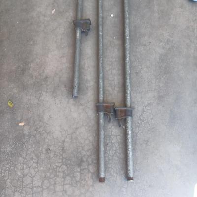 3 PIPE CLAMPS