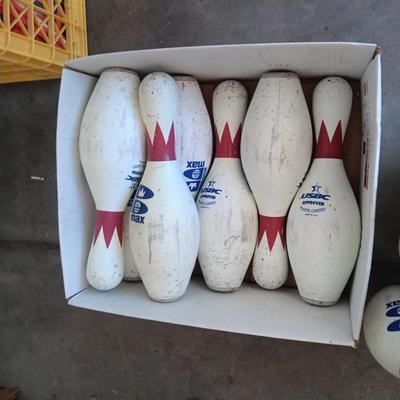 BRUNSWICK MAX 10 GENUINE BOWLING PINS
