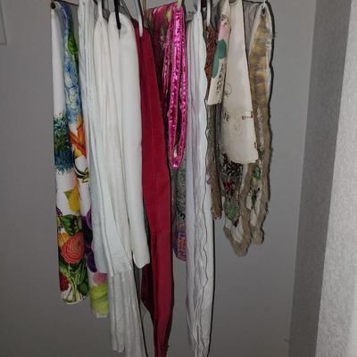 RUNNERS AND TABLECLOTHES