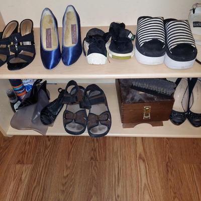 Ladies size 6.5 Shoe lot with shoe shine box