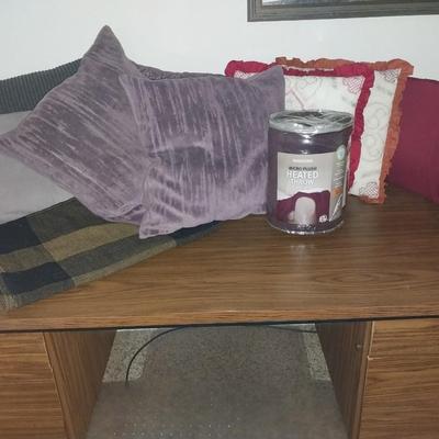 NEW WARMING THROW AND PILLOWS