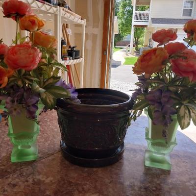 NEW PLANTING POT AND TWO VASES WITH FAUX FLOWERS