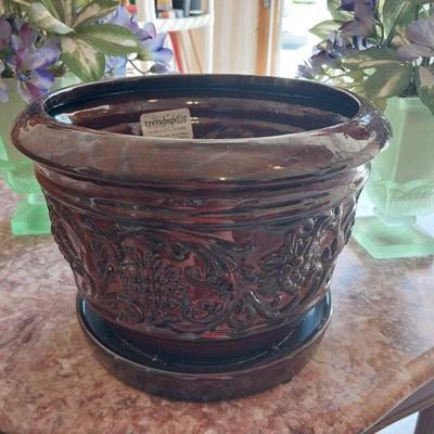 NEW PLANTING POT AND TWO VASES WITH FAUX FLOWERS