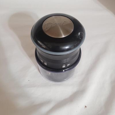 Vegetable Choppers, Graters, and More Kitchen Gadgets (K-CE)