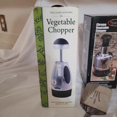Vegetable Choppers, Graters, and More Kitchen Gadgets (K-CE)