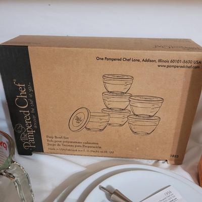 Pampered Chef Bowls, Serving Tower & More Baking Accessories (K-CE)