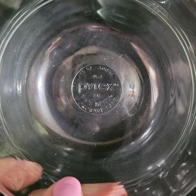 Large Assortment of Pyrex and Fire King Bakeware and More (K-CE)