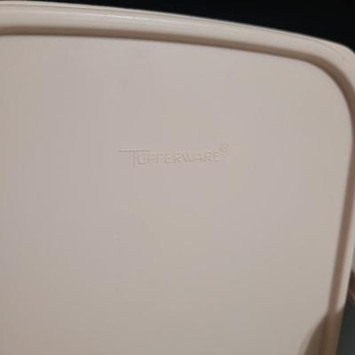 Large Assortment of Food Storage Containers (K-CE)