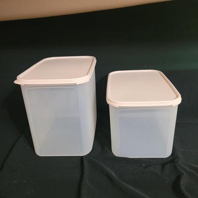 Large Assortment of Food Storage Containers (K-CE)