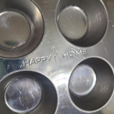 Large Variety of Baking Pans, Molded Pans and More (K-CE)